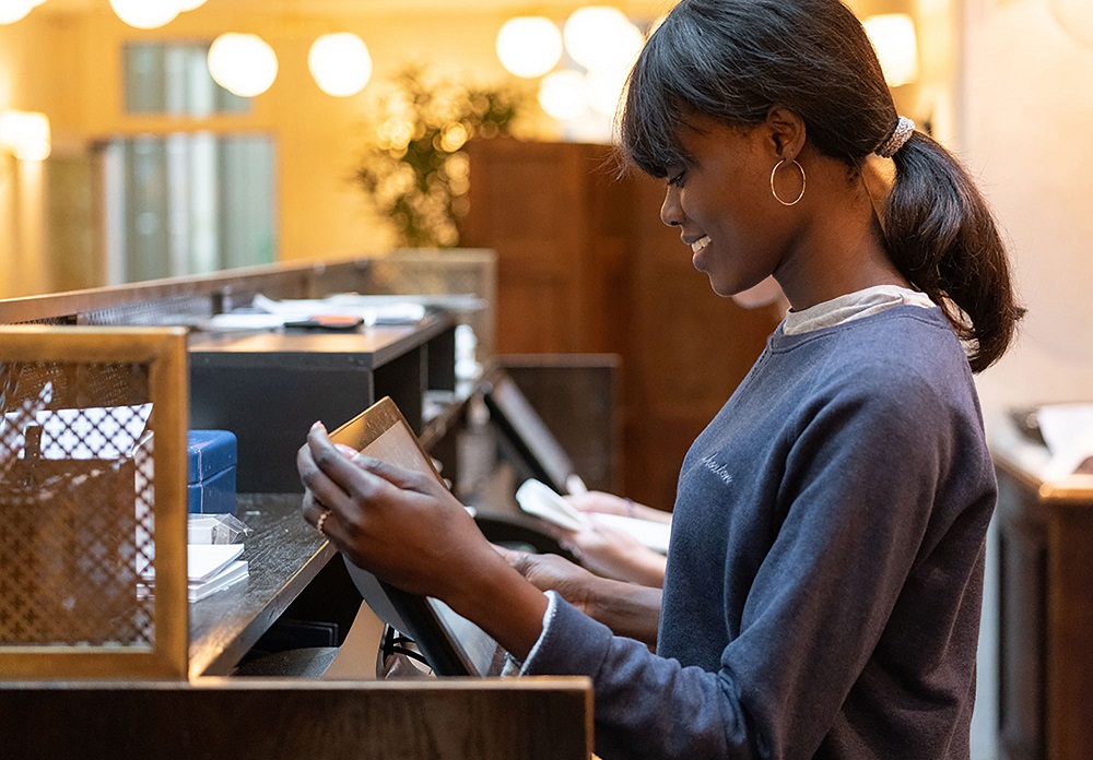 The-Hoxton-Front-Desk-6
